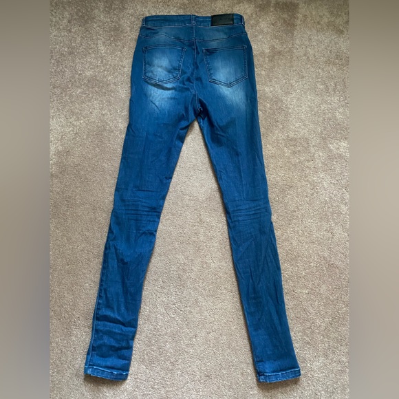 FitJeans High Rise Distressed - Picture 3 of 4